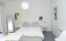 Newly Renovated Apt In Kolonaki